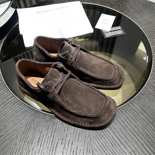 B0tt*ga Ven*ta Sneaker