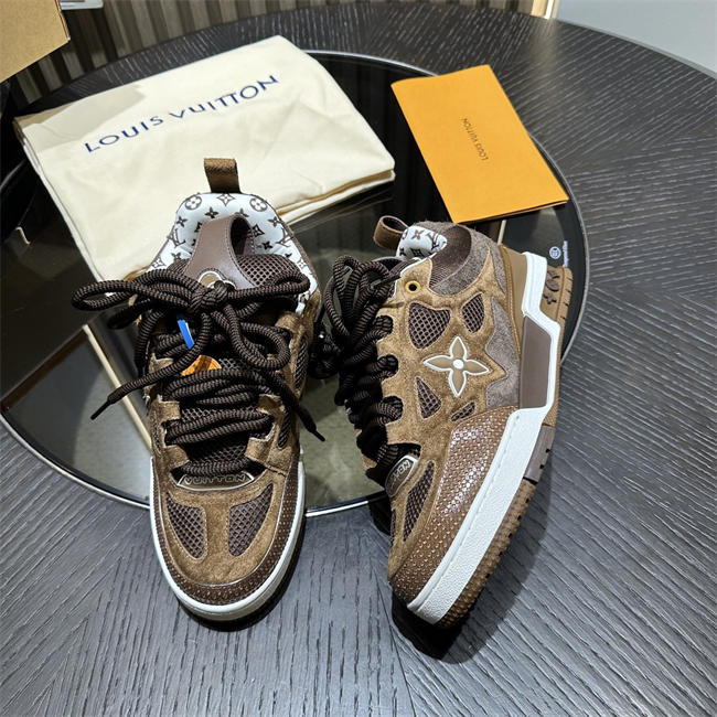 Lv Trainer Sneaker