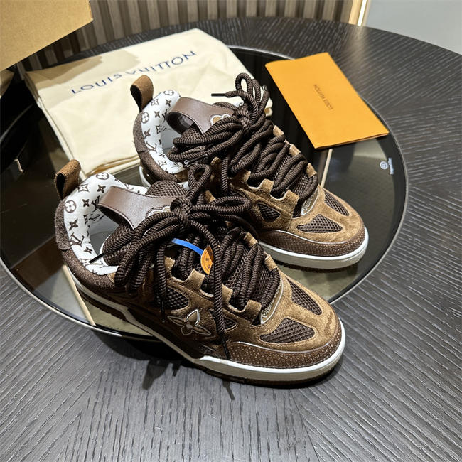 Lv Trainer Sneaker