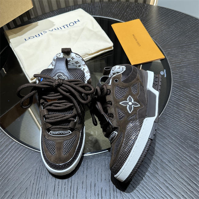 Lv Trainer Sneaker