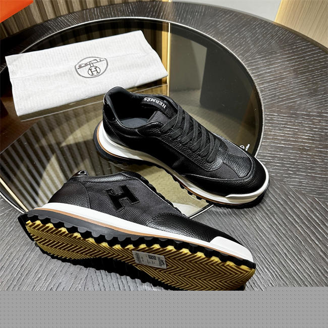 HER MES Sneaker
