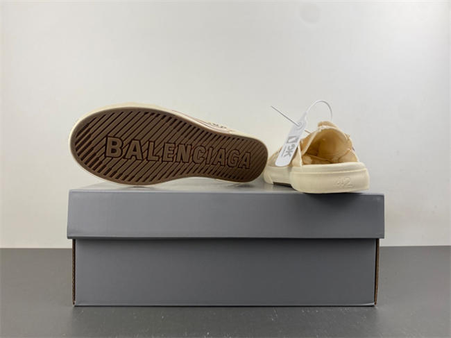 Ba1en*iaga Wmns Gr*ffiti Paris Mule 
