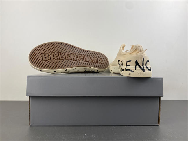 Ba1en*iaga Paris Low