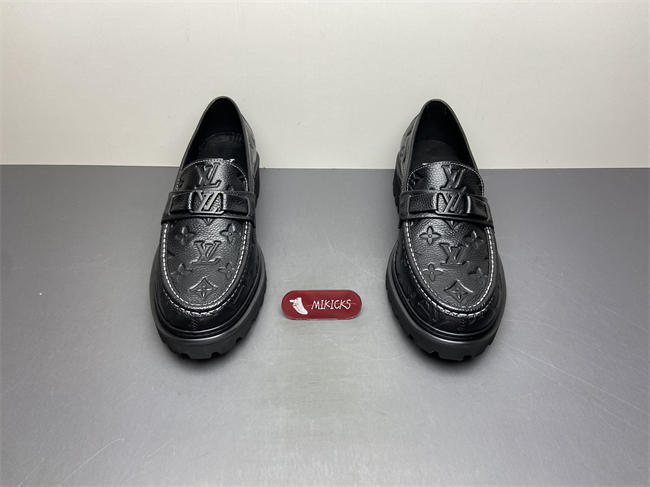 Lv Loafer085