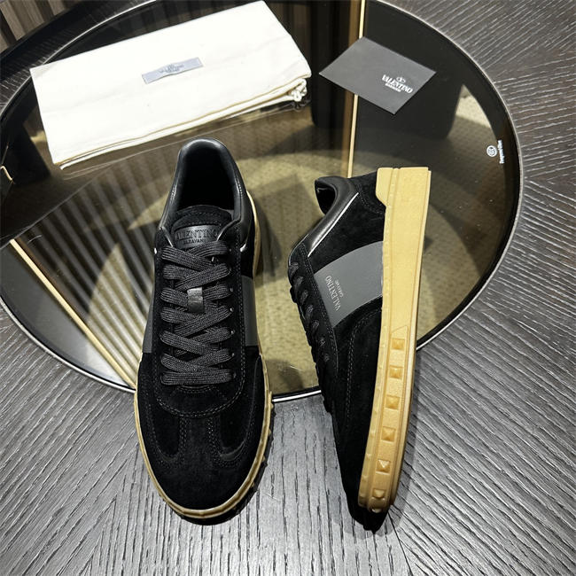 Va1e*ntin0 Sneakers