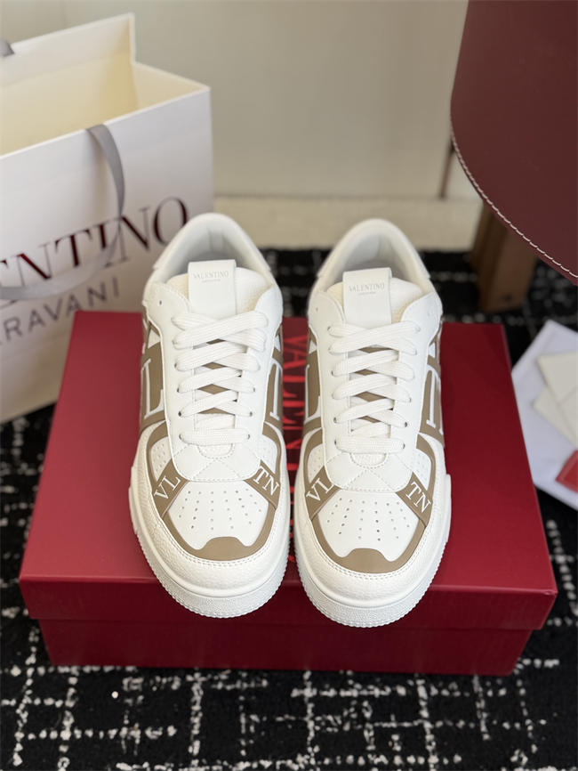 Va1e*ntin0 Sneakers