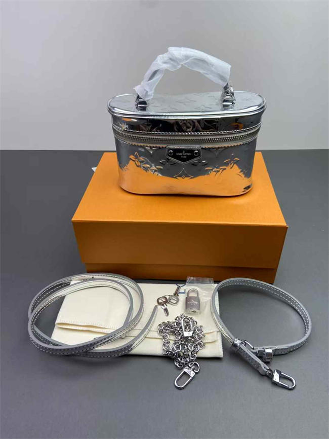 Vanity Chain Pouch