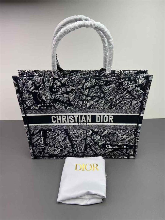 D10r Book Tote
