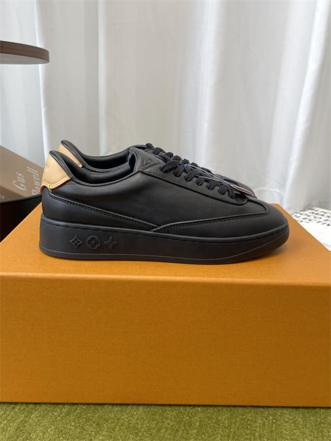 Lv Sneaker