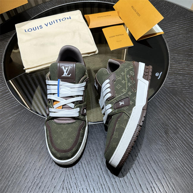 Lv Trainer Sneaker